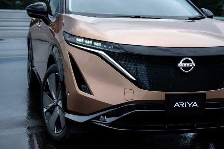 <p>Aktarılan bilgilere g&ouml;re bu logo; &ldquo;ince, hafif ve esnek&rdquo; s&ouml;zleriyle yola &ccedil;ıkılarak ''tutkulu ol, yenilik&ccedil;i ol ve rakip ol'' gibi kişiyi olduk&ccedil;a motive edebilecek s&ouml;zlerle &ccedil;izilmiş ve şimdiki haline getirilmiş. Aslında logonun farklı da bir hikayesi var.</p>
