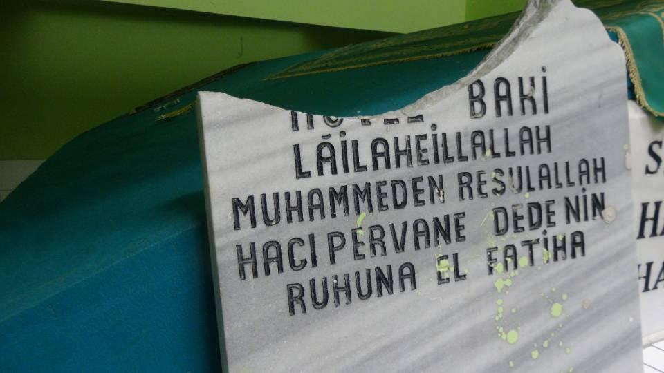 <p>Burada daha önce mevline tekkesi olduğu bilinmektedir. Hacı Pervane Hazretleri bu tekkenin önemli muhitlerinden birisidir.</p>