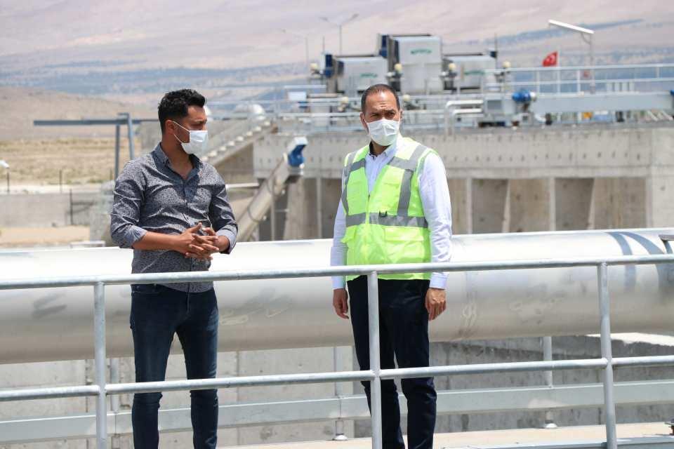 <p>Gerçekten çok yüksek bir maliyetle yapıldı ama bu, doğaya yaptığımız bir yatırım, sağlık için yaptığımı bir yatırım." ifadelerini kullandı.</p>
<p> </p>
