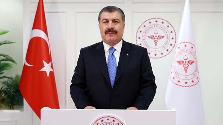 <p><strong>YERİNDE AŞI UYGULAMASI BAŞLIYOR </strong></p>

<p>Sağlık Bakanı Fahrettin Koca, mobil ekiplerinin yerinde aşı uygulamasına başlayacaklarını açıkladı. Sosyal medya hesabından açıklama yapan Bakan Koca, "Üretimin devamlılığı ve güvenliği için organize sanayi bölgelerinde mobil ekiplerimizle yerinde aşı uygulamasına başlıyoruz. Çarklar dönmeye devam edecek. Bu güce güvenin." dedi.</p>
