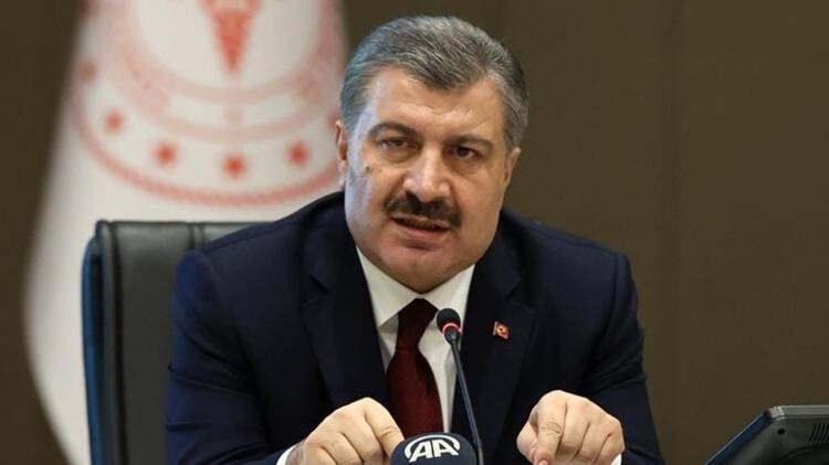 <p><strong>AŞIDA 35 MİLYONUNCU DOZ </strong></p>

<p>Saat 12.47'de açıklama yapan Sağlık Bakanı Fahrettin Koca, "An itibariyle 35 Milyon doz aşıya ulaştık. 35 Milyonuncu doz aşı az önce Çanakkale Bayramiç’te yapıldı." dedi.</p>
