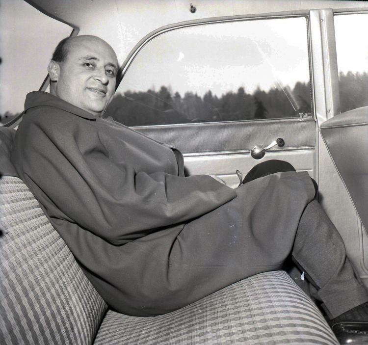 <p>Adalet Partisi Genel Başkanı Süleyman Demirel, Suat Hayri Ürgüplü koalisyon hükümetinde Devlet Bakanı ve Başbakan Yardımcısı görevini üstlendi.</p>

<p>20 Şubat 1965</p>
