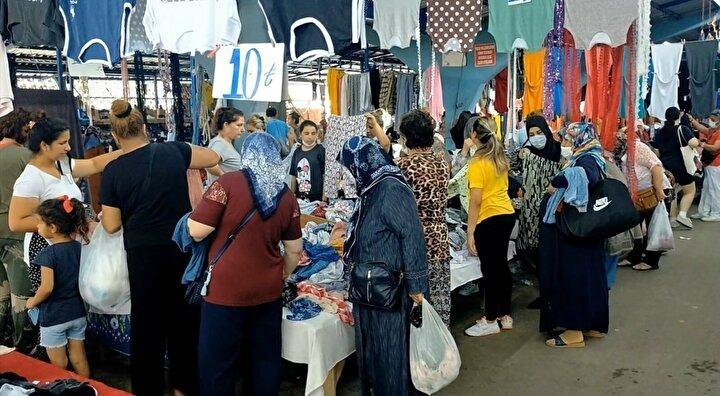 <p>Türkiye ve Bulgaristan arasında yapılan anlaşmayla birlikte aşı yapılmayan 18 yaşının altındaki Bulgaristan vatandaşları da aşı sertifikası bulunan aile fertleri ile yolculuk yapabiliyor.</p>