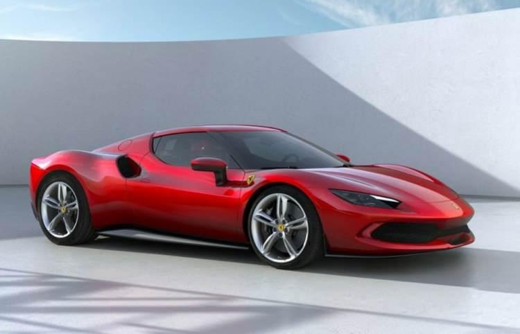 <p>Ferrari, uzun süredir casus kameralara yakalanan modeli 296 GTB'yi resmen tanıttı.</p>

