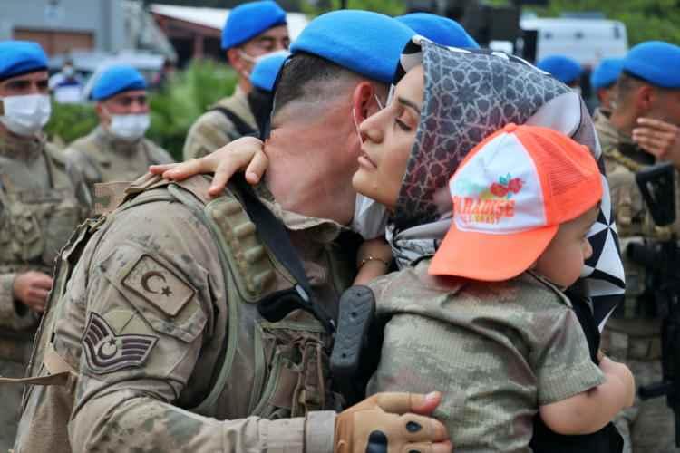 <p>Onların sığınabileceği bir Türkiye'si var ancak unutmayın bizim öyle bir şansımız yok." ifadelerini kullandı.</p>

<p> </p>
