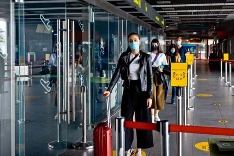 <p>Pandemi nedeniyle yüzde 50 kapasite sınırı getirilen ve bu nedenle otobüs bilet fiyatlarını artıran otobüs firmalarına 1 Temmuz itibarıyla bu sınırlama kalkıyor. Ancak kalkan sınıra rağmen otobüs firmalarının bilet fiyatlarını aynı kaldı.</p>

<p> </p>
