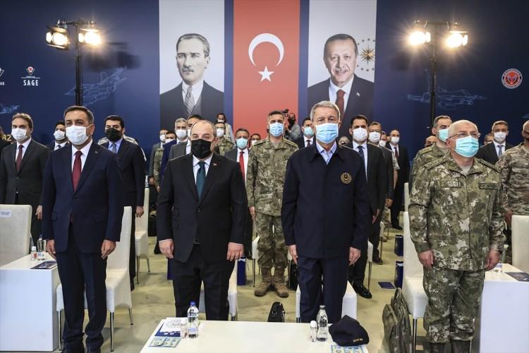 <p>Tabii bu mühimmatların alt sistemlerinin yerlileştirilmesi konusuna da özel önem veriyoruz. Bugün teslimatı yapılan HGK-82'lere entegre edilen Küresel Konumlama Sistemi Alıcımız Kaşif bunlardan biri. </p>