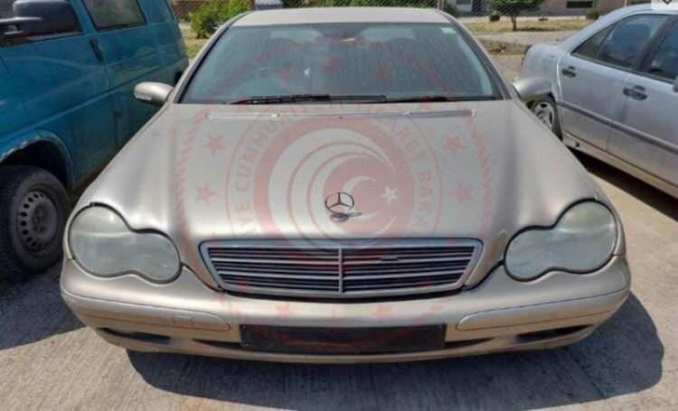 <p><strong>Mercedes Benz </strong>C180 2004 model: 93 bin lira</p>
