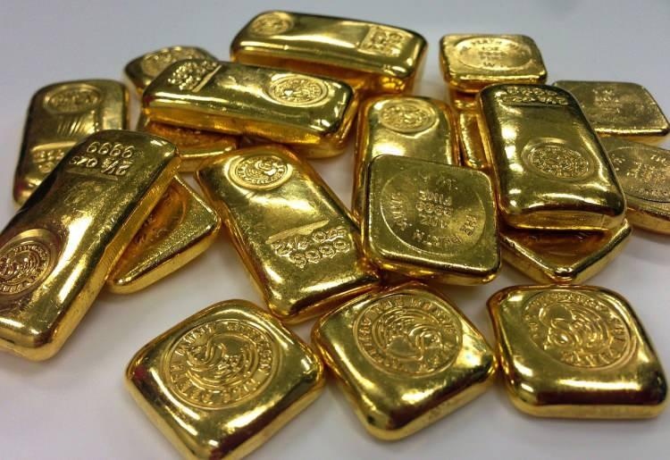 <p>ABD Merkez Bankası (Fed) faiz kararı sonrası en sert tepki veren yatırım araçlarından olan ons altın ise bin 770 dolar civarında seyrini sürdürüyor. Peki altında düşüş sürecek mi? İşte analiz ve yorumlar...</p>
