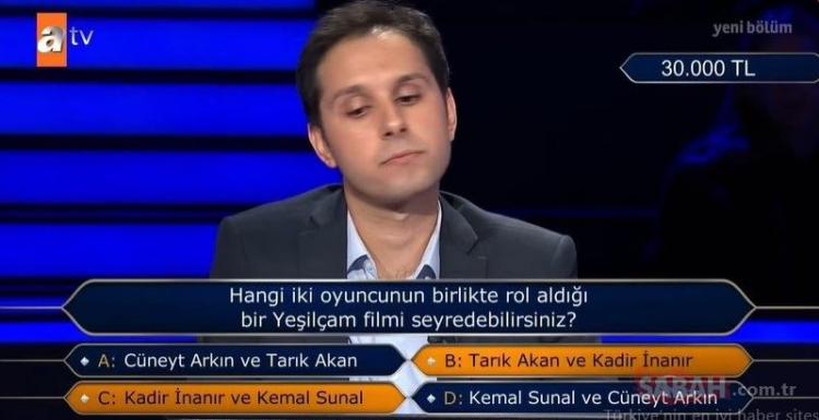 <p><strong>Soruya önce 'Tarık Akan- Kadir İnanır', ardından da 'Kadir İnanır- Kemal Sunal cevabını veren yarışmacı, yarışmadan elendi. Doğru cevap ise 'Cüneyt Arkın ve Tarık Akan' olacaktı.</strong></p>

<p> </p>
