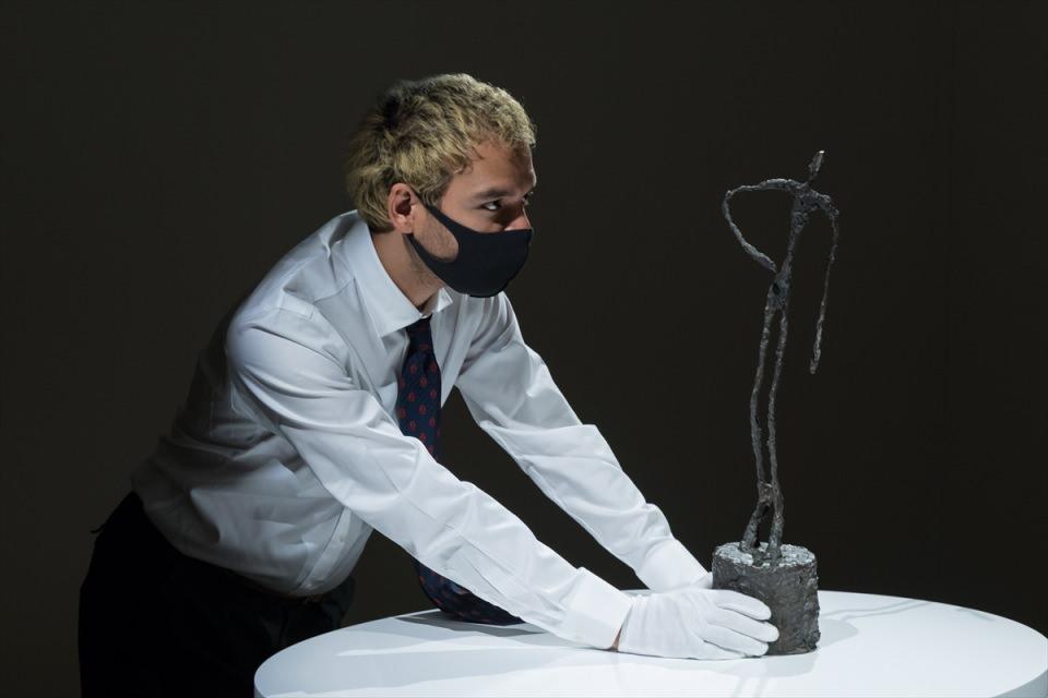 <p>Alberto Giacometti (1901-1966) tarafından yapılmış, 'Homme qui chavire' isimli çalışma</p>

