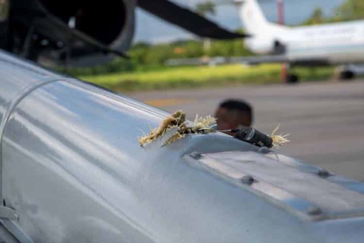 <p>Kolombiya basınında çıkan habere göre, askeri kaynaklar, Duque'nin ülkenin kuzeydoğusundaki Catatumbo bölgesine yaptığı gezinin ardından seyahat ettiği helikoptere ateş açıldığını bildirdi.</p>
