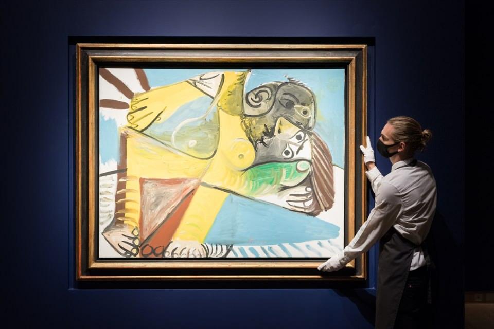 <p>Pablo Picasso (1881-1973) tarafından yapılmış, değeri 11,000,000 - 16,000,000 İngiliz Sterlini aralığında olan 'L'Etreinte' isimli tablosu</p>
