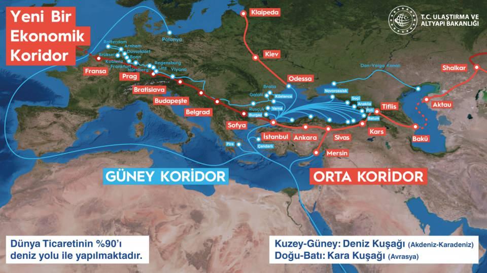 <p><strong>HER PROJEYE KARŞI ÇIKTILAR</strong></p>
<p>Başta CHP olmak üzere Türkiye’nin büyümesi ve ilerlemesine katkı sağlayacak projelere karşı çıkanlar için bugün kara gün olacak. Tarihi projede bugün ilk kazma vurulacak. Kanal İstanbul da; CHP’nin türlü türlü engelleme girişimlerine sahne olmasına karşın hayata geçirilerek milyonlarca vatandaşa hizmet veren sunan İstanbul Havalimanı, Yavuz Sultan Selim Köprüsü, Avrasya Tüneli, Marmaray gibi eserler arasına eklenecek.</p>