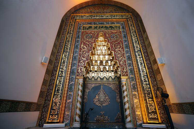 <p>Osmanlı padişahı I. Murad, vefatının 632. yılında anılıyor.</p>
<p>"Hüdavendigar" lakabıyla tanınan I. Murad, babası Orhan Gazi'den edindiği devlet adamlığı tecrübesi, askeri becerisi ve stratejik hamleleriyle, bir devre mührünü vuran Osmanlı'nın topraklarını genişletti.</p>
<p> </p>