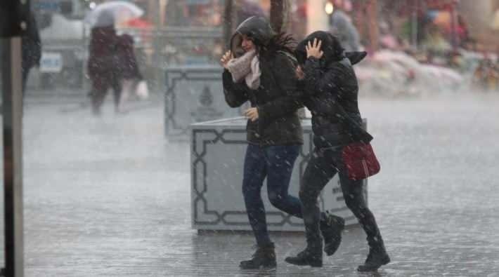 <p>KONYA 16°C, 27°C<br />
Parçalı ve çok bulutlu, çarşamba öğle saatlerinden sonra yerel sağanak ve gök gürültülü sağanak yağışlı</p>