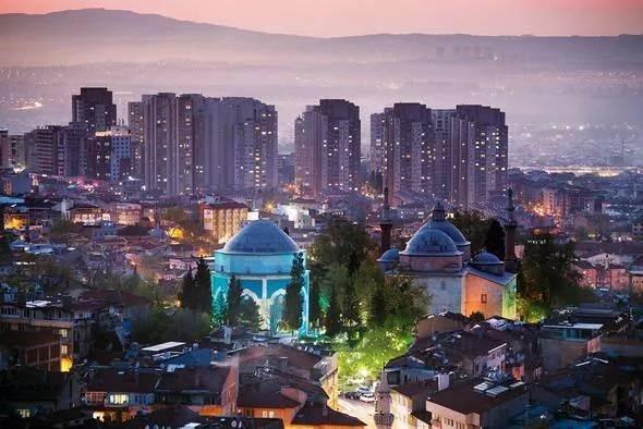 <p>Araştırma sitesi Numbeo dünyanın yaşanabilir illerini araştırdı. O iller içine Türkiye'den de bir şehir girdi. Ancak ne İstanbul, ne Ankara, ne de İzmir...<br />
<br />
 </p>

<p> </p>
