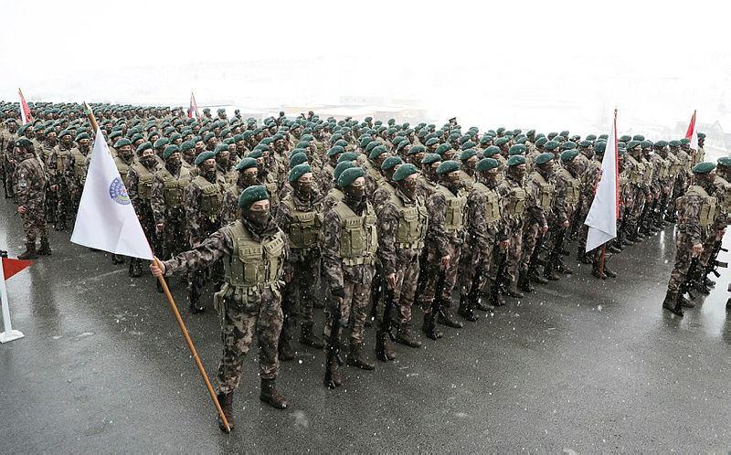 <p>Özel Harekâtçı olmak bir yaşam şekli bizim için. Gittiğimiz bazı görevlerin ucu açık ne zaman döneceğimizin bir garantisi yok. Özveri ile yapıyoruz mesleğimizi.</p>

<p> </p>
