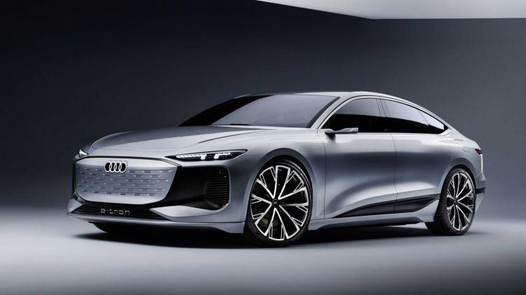 <p>Bu kapsamda son adımı ise Alman otomobil üreticisi Audi attı. Audi, otomotiv endüstrisinin dünya çapında elektrikli otomobillere yönelik atılımlarının artmasıyla birlikte, 2033 yılına kadar dizel ve benzinli otomobil üretimini durduracağını açıkladı.</p>