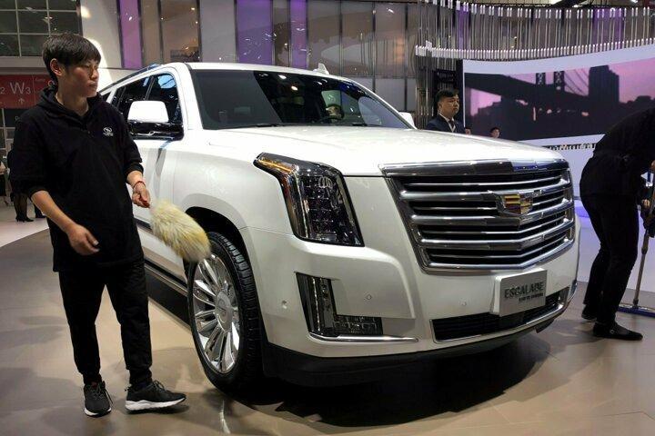 <p>Amerikan otomobil üreticisi General Motors da (GM), 2035'e kadar benzinli ve dizel araç üretimini sonlandırarak yalnızca elektrikli araç üretmeyi planladığını duyurdu.</p>