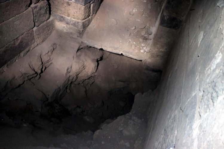 <p>Kilise hakkında bilgi veren Tavlusun Mahalle Muhtarı Mehmet Yılmaz, “Burası 1800’lü yıllarda yapılmış bir Ermeni kilisesi. Mübadele döneminden önce buradaki Ermeni vatandaşlar bu kiliseyi kullanmış. </p>
