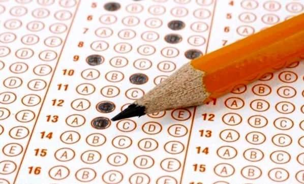 <p>2021 Yükseköğretim Kurumları Sınavı (YKS) sınavının ayrıntıları açıklandı. Sınav 26-27 Haziran tarihlerinde üç oturumda gerçekleşecek.</p>
