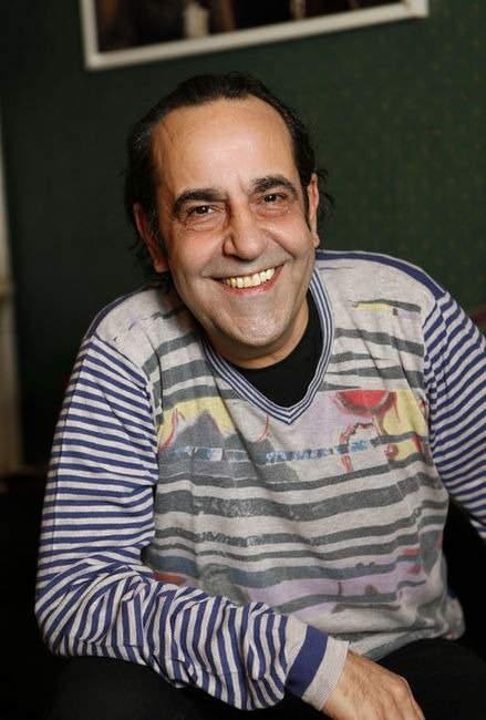 <p><strong>Özkan Uğur, 2013 yılında lenfomaya yakalanmış ve gördüğü tedavi sonrası hastalığı yenmişti. Uğur'un, geçtiğimiz yıl hastalığı nüksetti ve yeniden tedavi görmeye başladı.</strong></p>
<p> </p>