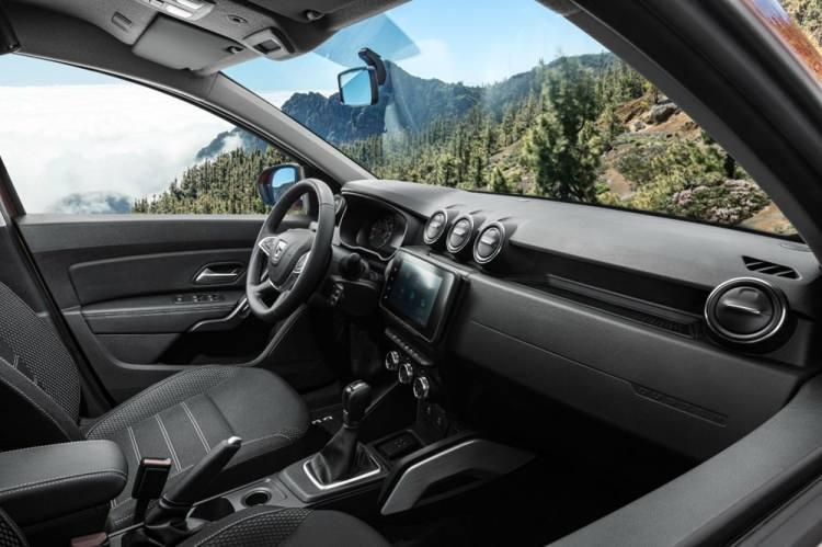 <p>Makyajlı 2021 Dacia Duster'in eylül ayında Türkiye'de satışa sunulacağı açıklandı. Mevcut model şu anda 2021 model yılı için 203 bin TL'den başlayan fiyatlarla satılıyor. Ancak yeni Duster'ın ülkemizdeki satış fiyatı henüz bilinmiyor.</p>
