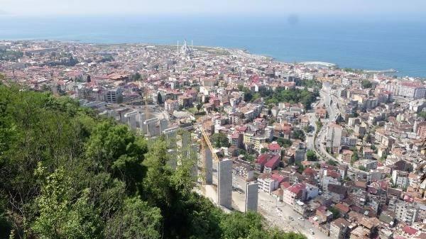 <p>Karşıyaka Kavşağı ve Erdoğdu Kavşağı'na kadar olan kısmın tamamlanıp trafiğe açıldığı çalışmalarda, Erdoğdu ile Cephanelik Kavşağı arasının da 2021 yılı sonuna kadar bitirilmesi planlanıyor.</p>
