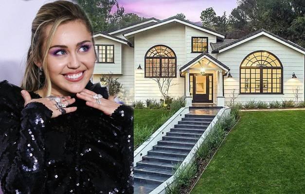 <p><span style="color:#800080"><strong>Dünyaca ünlü şarkıcı Miley Cyrus bir yıl önce 4,9 milyon dolara satın aldığı evini 7,2 milyon dolara satarak büyük bir kar etti.</strong></span></p>
