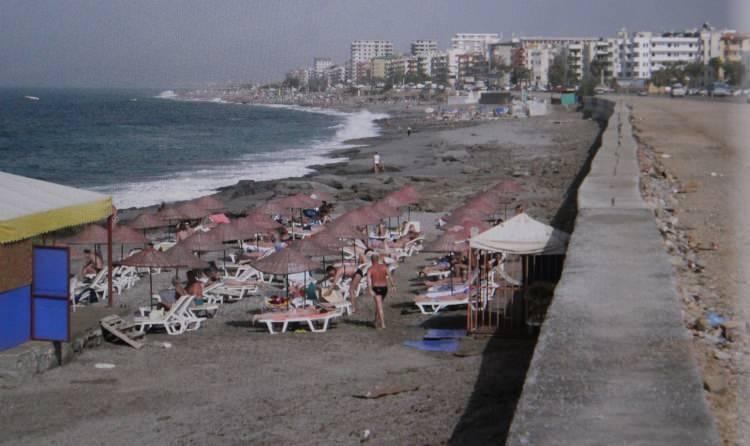 <p>Çalışmada yalıtaşlarının Gazipaşa, Alanya ve Manavgat’ta kıyıda, Konyaaltı ve Kemer bölgelerinde ise su altında olduğu görüldü. İskenderun’da ise yalıtaşlarının kaya şeklinde sahil bandında yer aldığı araştırmalarda ortaya çıktı.</p>
