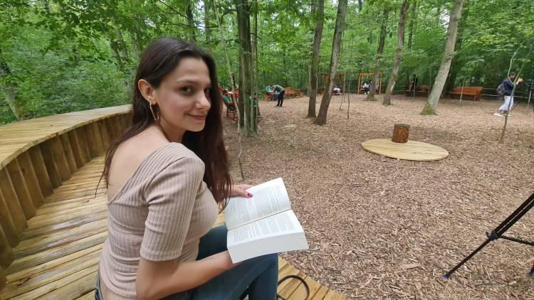 <p>Kocaeli'nin Kartepe ilçesindeki Ormanya Doğal Yaşam Parkı'nda yer alan, Türkiye'nin ilk Orman Kütüphanesi hizmete açıldı.</p>
<p> </p>