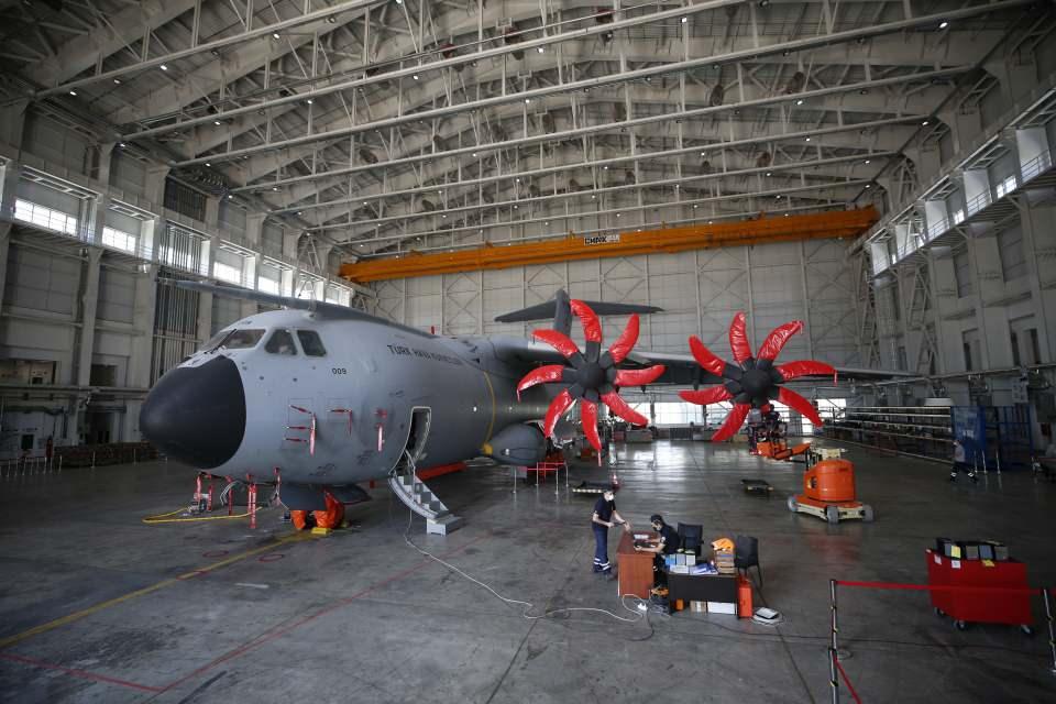 <p>A400M uçaklarının hafif ve ağır bakımları, Airbus tesisleri dışında sadece Kayseri 2. Hava Bakım Fabrika Müdürlüğünde gerçekleştiriliyor.</p>

<p> </p>
