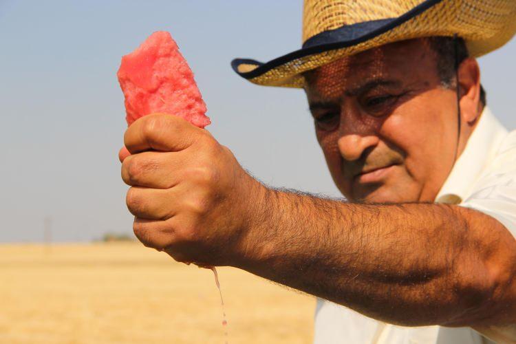 <p>Bir nebze de olsa masrafların bir kısmını karşılayarak çiftçiyi rahatlattı." </p>

<p> </p>
