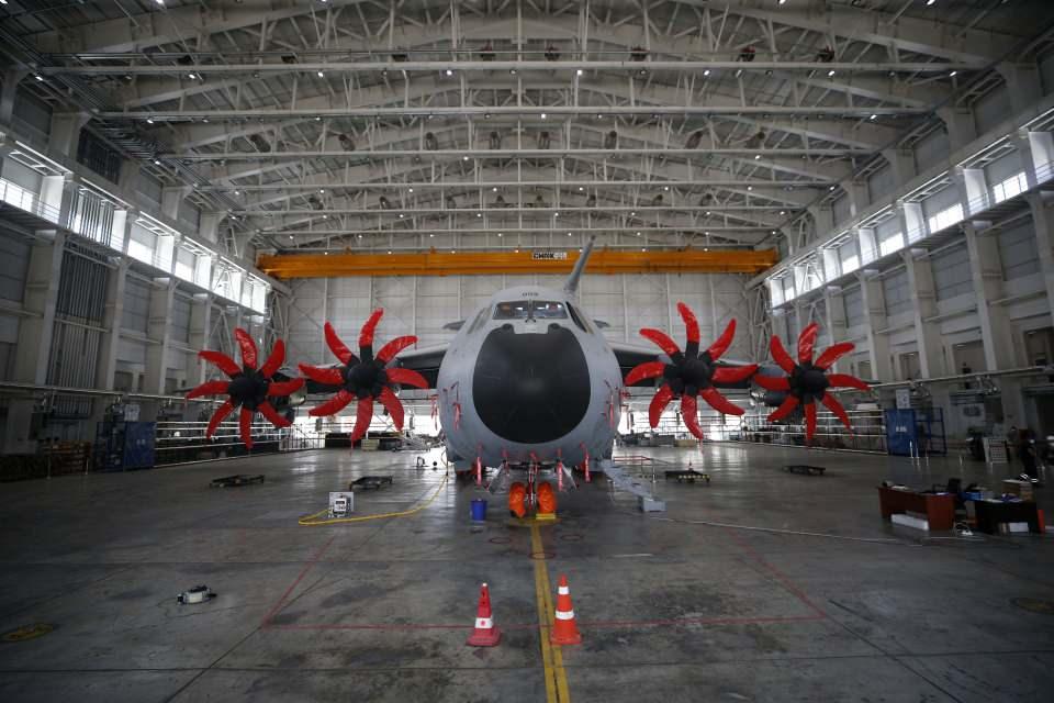 <p>Özellikle C bakımlarında "light" ve "heavy"lerde yurt dışına göre daha kısa sürede bakım yapıldığını belirten Taşan, "Burada retrofit faaliyetlerinde Airbus ile çalışarak standartlarımızı uluslararası konuma ulaştırdık.</p>
