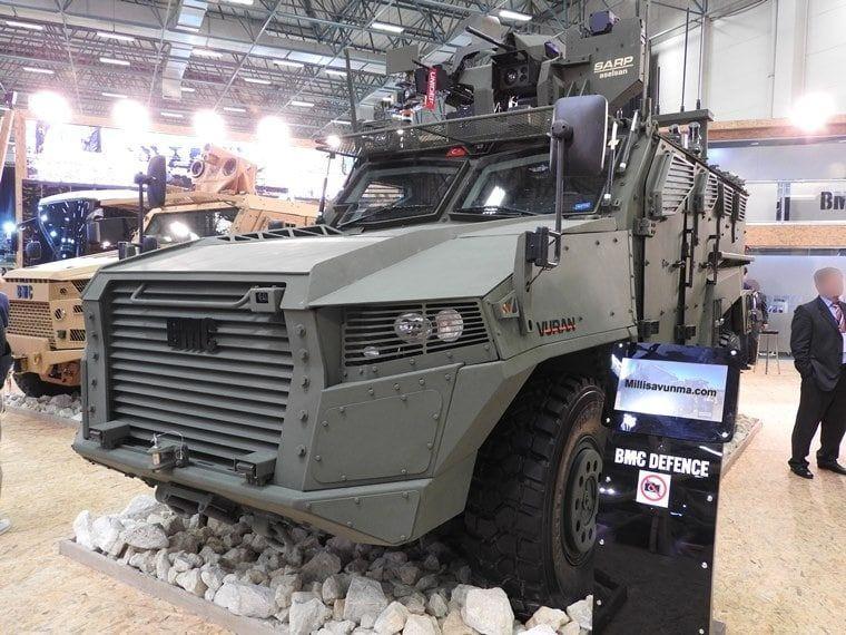 <p>Vuran 4x4 Havan Aracı'nın ilk ihracat haberi de Kosova'dan geldi. Son dönemde Balkanlar'a yönelik gerçekleştirdiği ihracat<br />
başarılarına bir yenisini ekleyen BMC, Vuran 4x4 Havan Aracı'nın ilk yurt dışı satışını Kosova Savunma Bakanlığı ile imzaladığı sözleşme kapsamında gerçekleştirdi.</p>