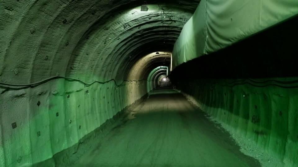 <p>Karayolları Trabzon 10'uncu Bölge Müdürü Mehmet Aşık, "69,2 kilometrelik yolun 56,7 kilometresi tünelle geçiliyor" dedi.</p>

<p> </p>

