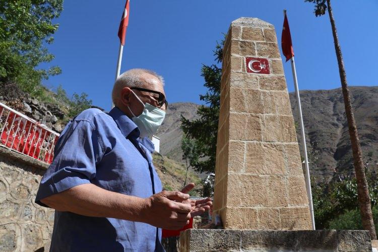 <p>Erzincan'ın Kemaliye ilçesinde, 28 yıl önce 33 sivilin teröristlerce katledildiği ve terör örgütü PKK'nın en büyük sivil katliamlarından olan Başbağlar Katliamı'nın acısı dinmiyor.</p>
