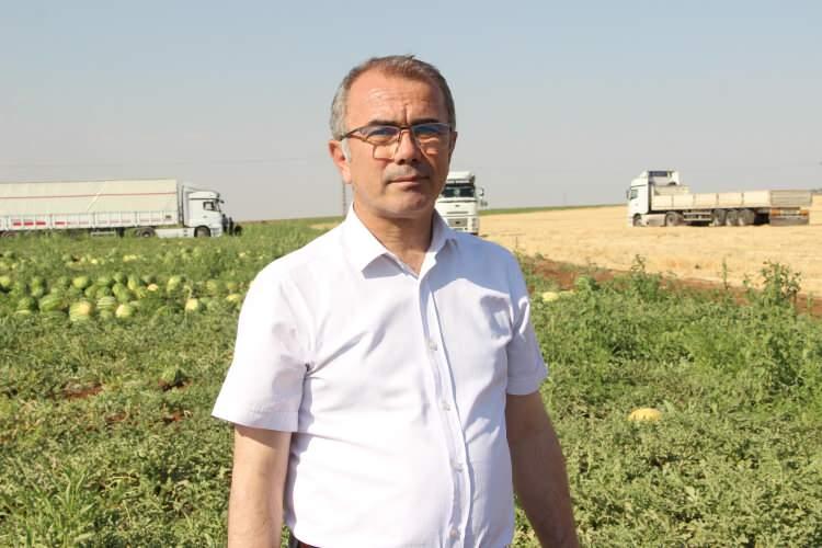<p><strong>'KARPUZ VE KAVUNA DESTEK İSTİYORUZ'</strong></p>

<p>Karpuz ve kavun üreticisi Tarımsal Sanayi ve İş Adamları Derneği (TSİAD) Yönetim Kurulu Başkanı Mehmet Atik, üreticilere desteğin artması için çağrıda bulundu. Atik, "Biz bu kadar emek veriyoruz kendi tırnaklarımızla kazıp bu karpuzları yetiştiriyoruz. </p>
