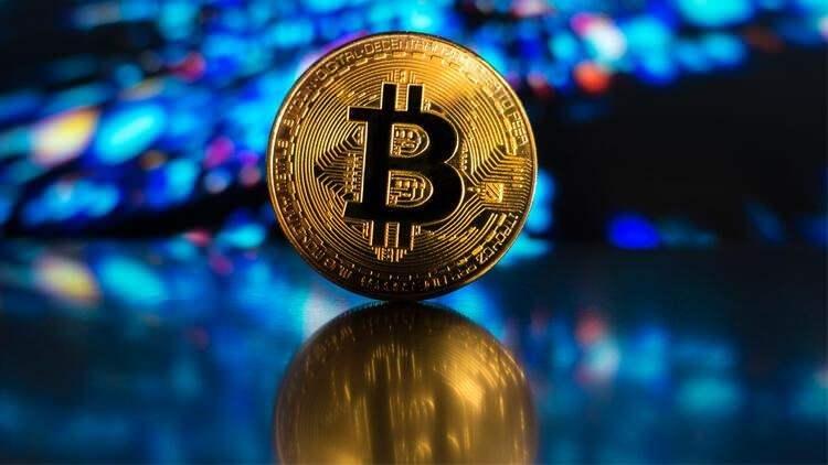 <p>Saat 8.35 itibariyle Bitcoin yüzde 1.1 artış gösterdi. BTC'nin fiyatı 35 bin 10 dolara çıktı. </p>
