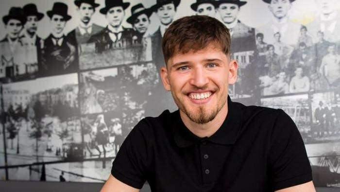<p>Gregor Kobel</p>
<p>Stuttgart -> Borussia Dortmund</p>
<p>Bonservis bedeli: 15 milyon Euro</p>