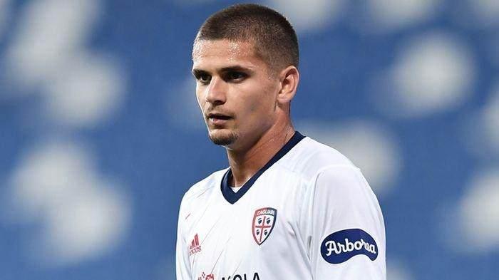 <p>Razvan Marin</p>
<p>Ajax -> Cagliari</p>
<p>Bonservis bedeli: 10 milyon Euro</p>