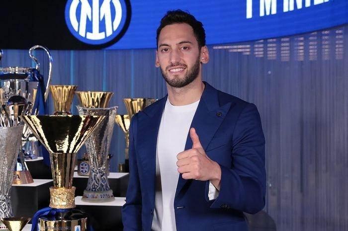 <p>Hakan Çalhanoğlu</p>
<p>Milan -> Inter</p>
<p>Bonservis bedeli: Bedelsiz</p>