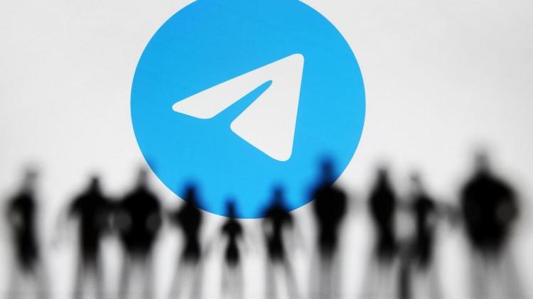 <p>Öte yandan Alman makamlar, mesaj uygulaması Telegram`a suç unsuru içeren yazışmalar için dava açtı. Bu mesajların silinmemesi halinde Telegram 55 milyon euro ceza ödeyecek.</p>
