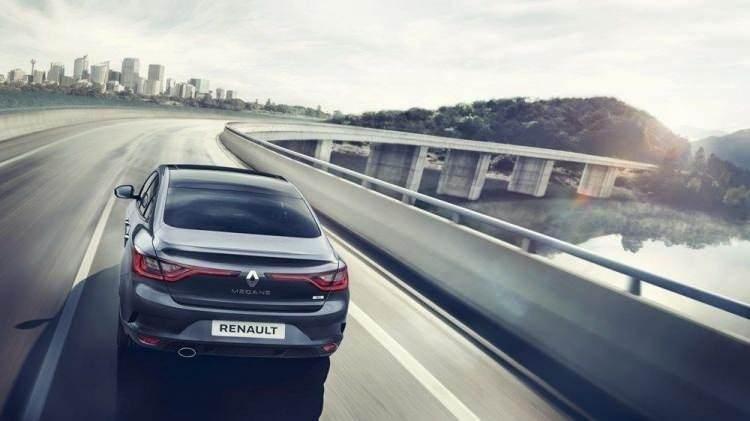 <p><strong>RENAULT</strong> - Hafif ticari araç ve otomobilde toplam 8,832 adet satış gerçekleşti.</p>
<p> </p>