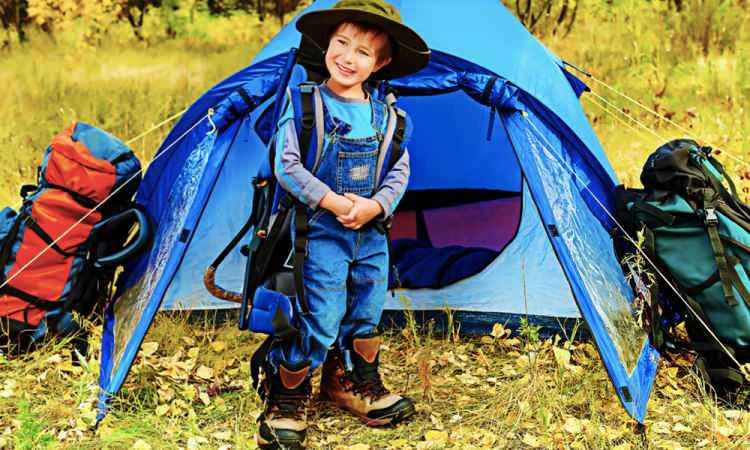 <p><span style="color:#0000FF"><strong>Oldukça maceralı bir deneyim olan kamp hayatını bir günlük dahi olsa çocuğunuza yaşatabilirsiniz.</strong></span></p>