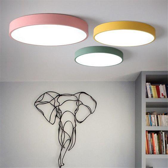 <p><strong><span style="color:#000000">IŞIKLANDIRMA VE AKSESUAR SEÇİMİ NASIL OLMALI?</span></strong></p>
<p><strong><span style="color:#ff3333">Evlerinizin aydınlatması çok önemli bir noktadır. Eğer alçak tavan problemi olan bir odanız varsa plafonyer gibi gömme armatürlere yer verebilirsiniz. </span></strong></p>
<p><strong><span style="color:#ff3333"></span></strong></p>