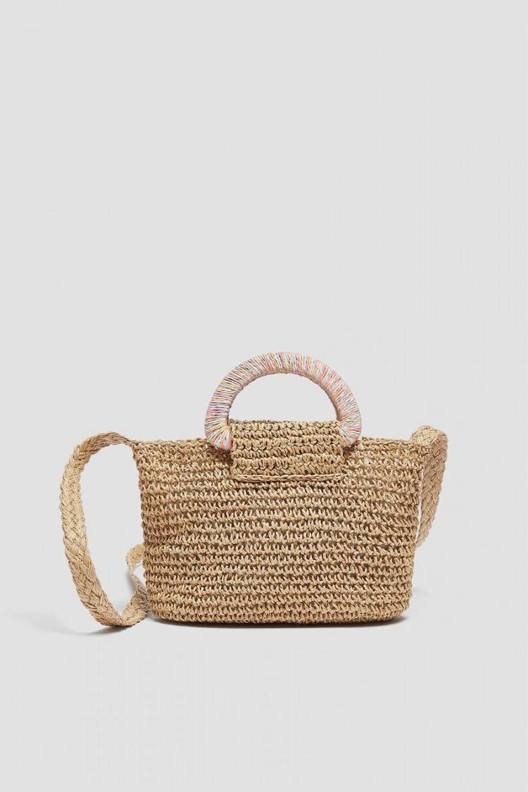 <p><span style="color:#B22222"><strong>PULL&BEAR: 159,95 TL</strong></span></p>
