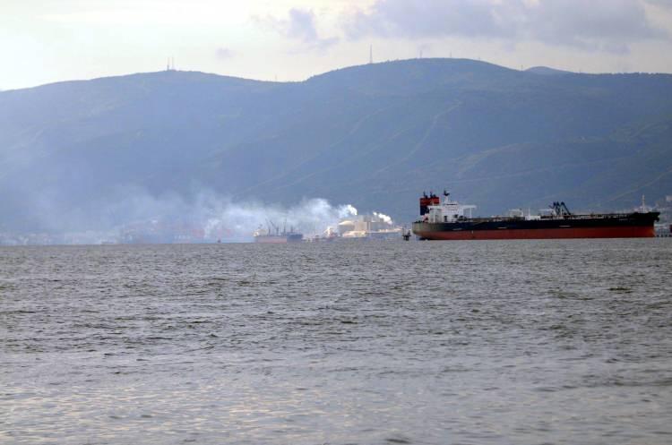 <p>Marmara Denizi Eylem Planı'nın açıklanmasının ardından 8 Haziran'dan itibaren 476,  toplamda ise 674 metreküp müsilaj toplandı. Müsilajın yeniden görüldüğü yerlerde temizlik çalışmaları aralıksız devam ediyor. </p>
