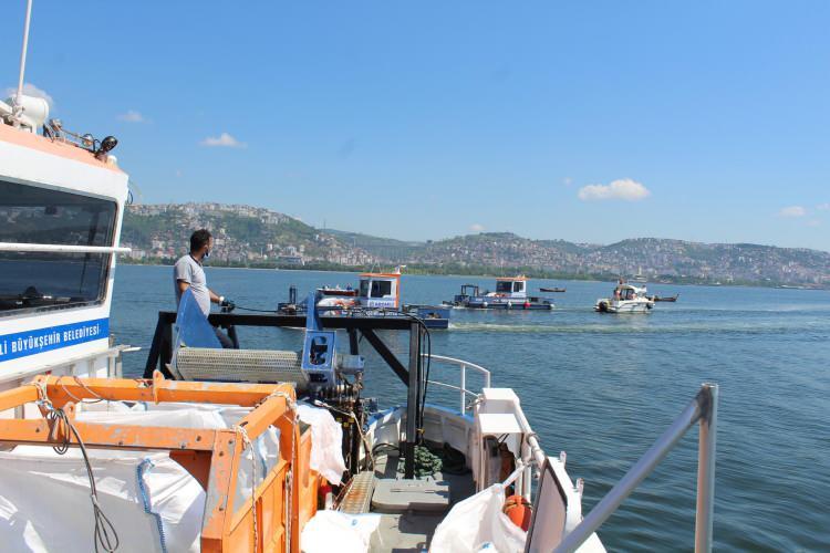 <p>Aynı zamanda ilki Çevre ve Şehircilik Bakanı Murat Kurum tarafından yerleştirilen 5 oksijen cihazı ile su altında azalan oksijen seviyesi tekrar yükseltilerek su altı yaşamı destekleniyor. </p>